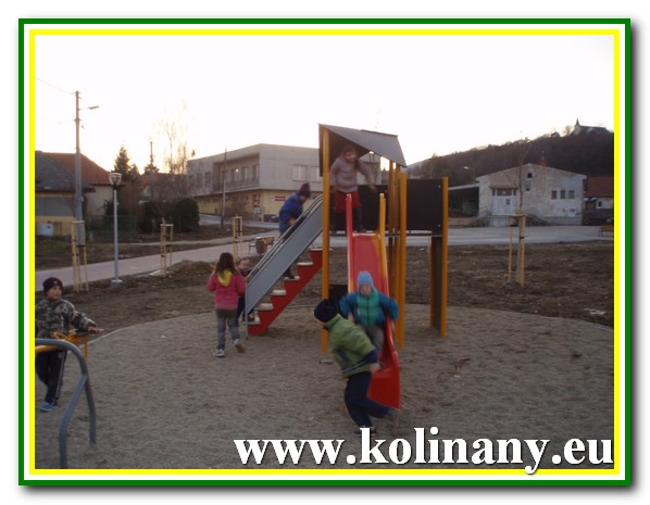 Fotogaléria 2012.03.10. - Kolon - Faluközpont-játszótér (5) 2012.03.10. - Kolon - Faluközpont-játszótér