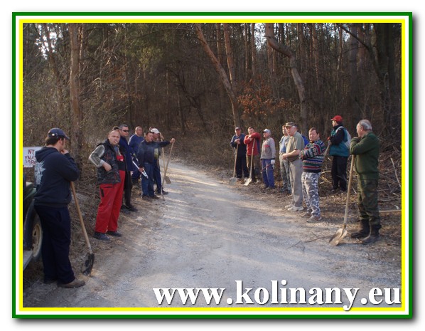 Fotogaléria 2012.03.24. - Kolon - Brigád a szőlőutak javításáért (35) 2012.03.24. - Kolon - Brigád a szőlőutak javításáért